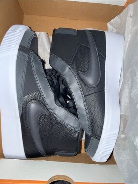BRAND NEW Nike Wmns  Blazer Mid Victory Sneakers